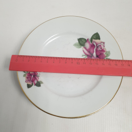 Часть сервиза "Розы", тарелка маленькая,следы бытования, Богемия, Чехословакия,цена за шт.. Картинка 4